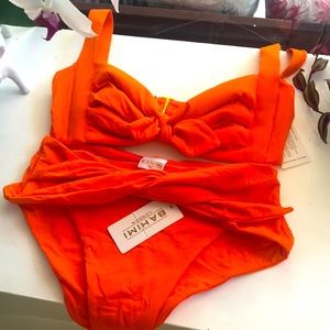 Bahimi swim set in vibrant orange!